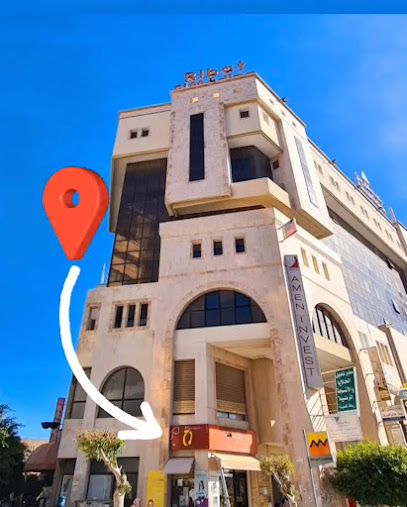 Immeuble Ribat El Medina, entrée de Mariam Optic au rez-de-chaussée