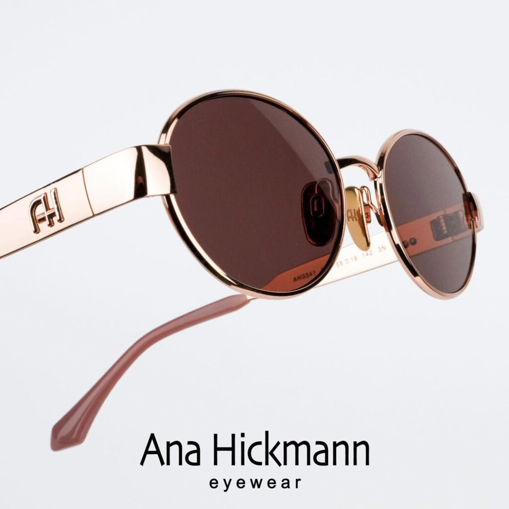 Ana Hickmann — Ronde dorée, verres bruns