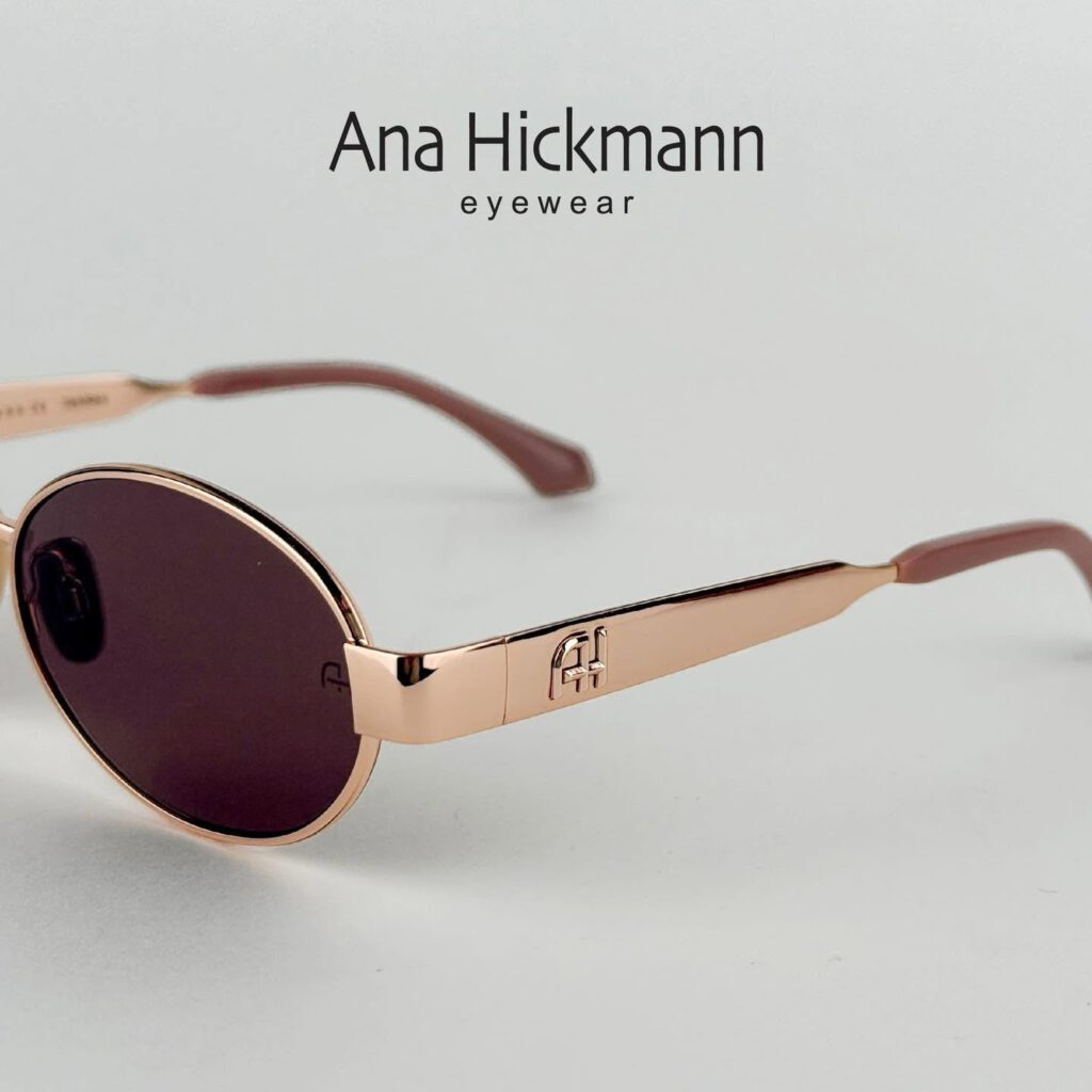 Ana Hickmann — Ronde dorée, verres bruns