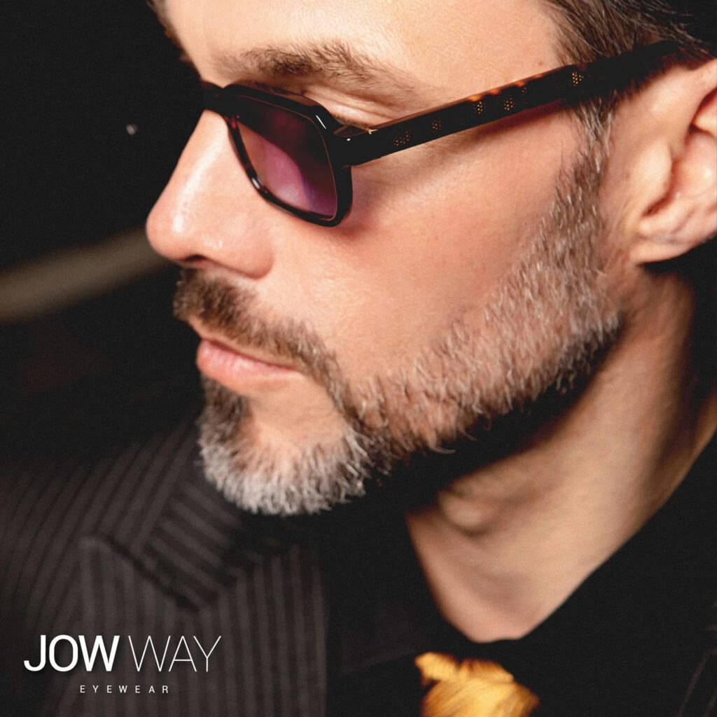 JOWWAY — Ronde noire, verres violets