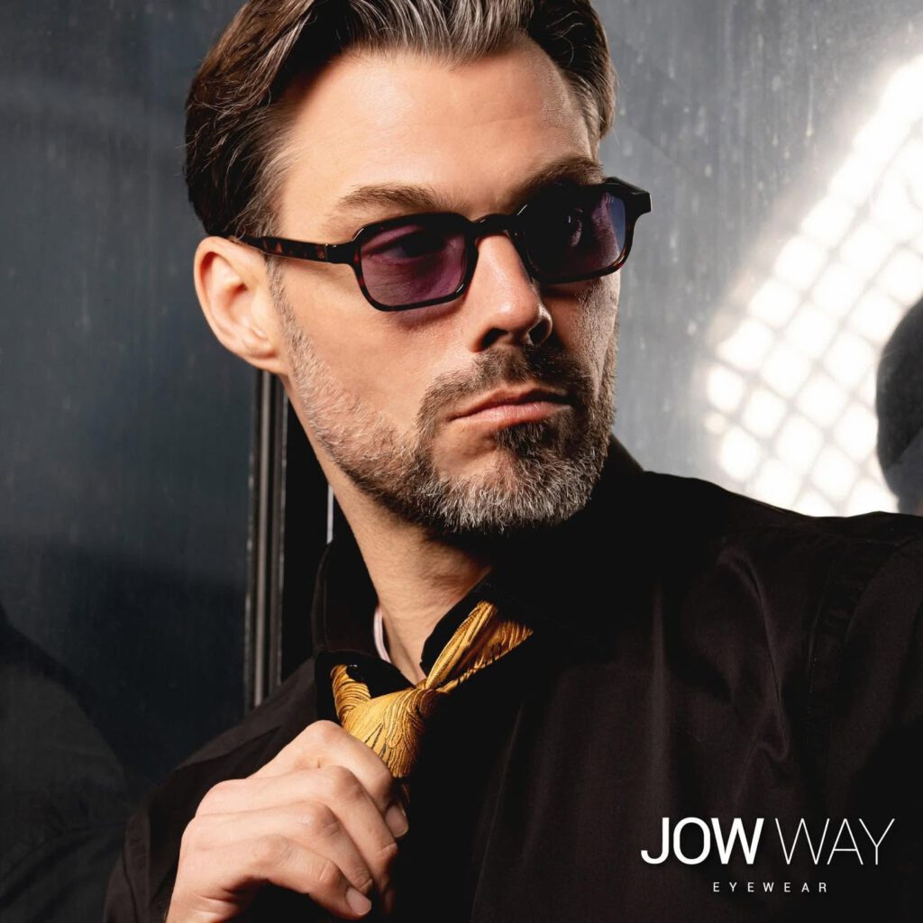 JOWWAY — Ronde noire, verres violets